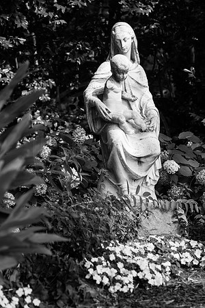 B&W Mother and Child
