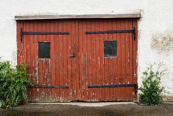 Red Doors in Uigendorf